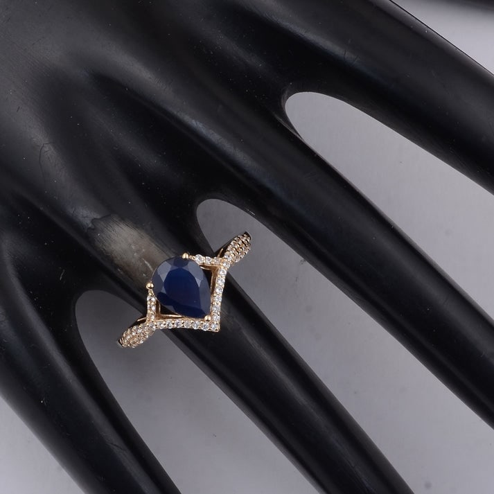 1.36 Ct Pear Sapphire 9K Gold Ring - 2