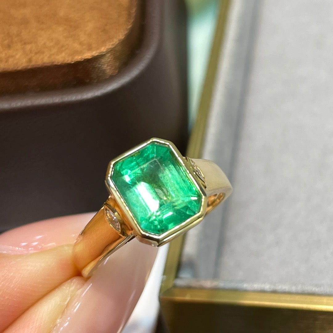 14K GOLD 2.3 CT VIVID GREEN NATURAL EMERALD & DIAMOND RING - 2