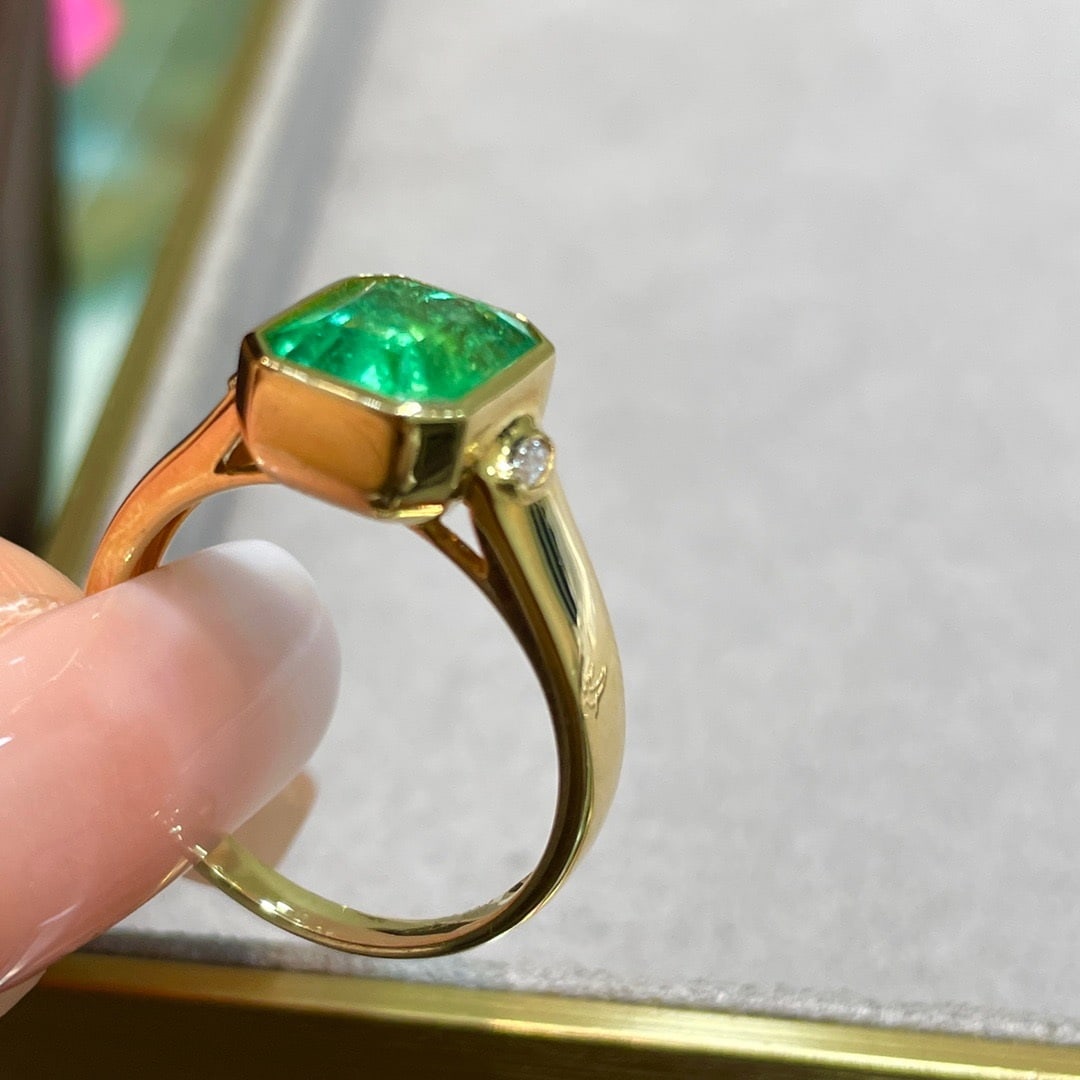 14K GOLD 2.3 CT VIVID GREEN NATURAL EMERALD & DIAMOND RING - 3