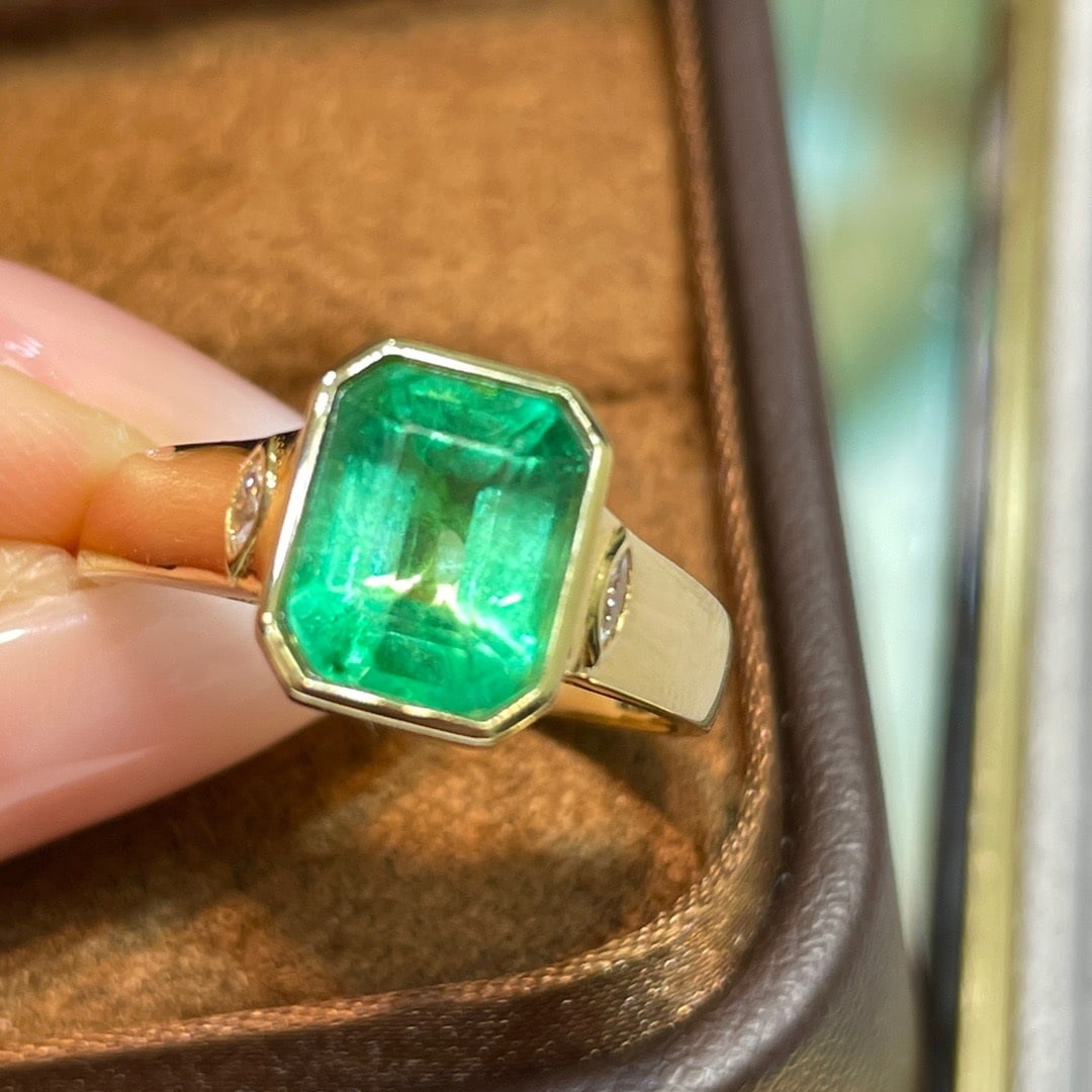 14K GOLD 2.3 CT VIVID GREEN NATURAL EMERALD & DIAMOND RING - 5