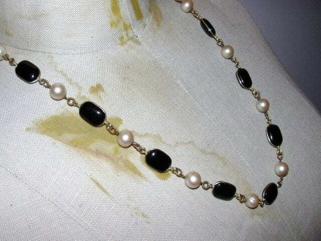 Miriam Haskell Faux Pearl And Gripoix Black Glass Chiclet Necklace - 3
