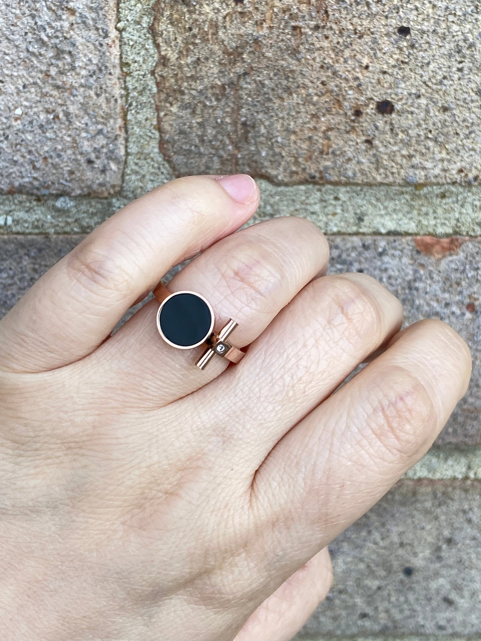 Black onyx Moissanite stone inlaid Rose Gold Titanium steel Cross ring - 3