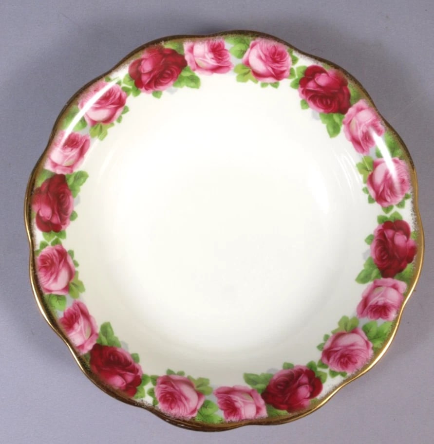 Royal Albert OLD ENGLISH ROSE Open Round Fruit/Vegetable Serving Bowl England: This is a gorgeous Bone China LARGE Open Round Fruit/Vegetable Serving Bowl, made by Royal Albert in England in Old English Rose pattern with heavy gold on the rim. It is properly marked with Royal Al