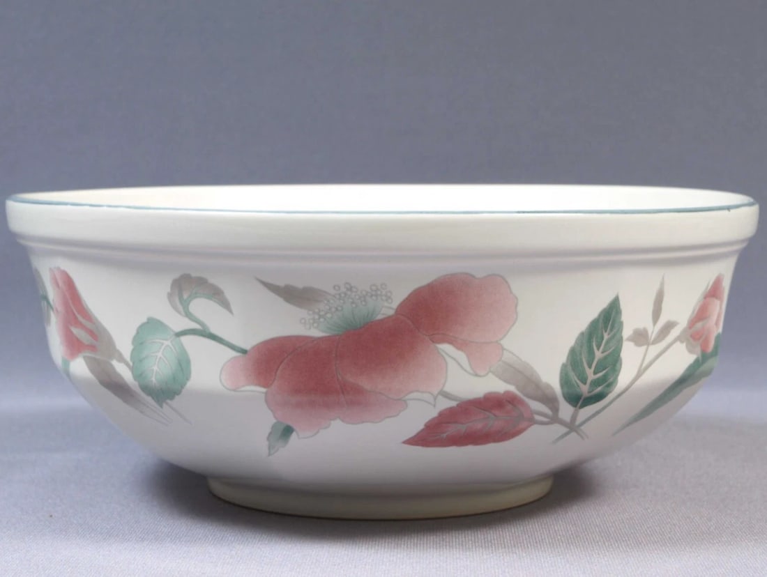 Mikasa Continental SILK FLOWERS F3003 Serving Bow Creamer Microwave Oven safe: This is one exceptional Open Round Serving Bowl made by Mikasa. The bowl is from Continental Collection in SILK FLOWERS Pattern. The pattern includes the pink flowers and green rim. It is oven to tabl