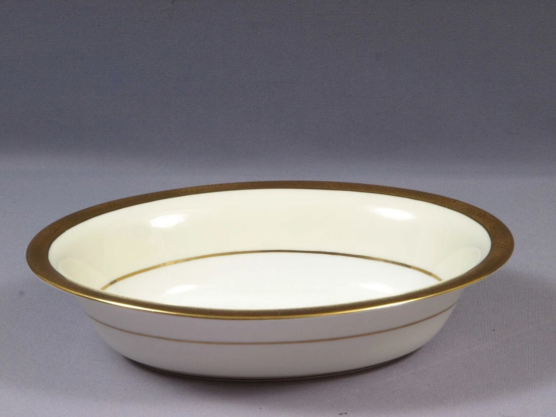 Minton WESTMINSTER K154 GOLD Encrusted OVAL Vegetable Fruit Serving BOWL: This is one gorgeous Oval Serving Bowl by Minton - Made in England. The bowl is in the gorgeous Westminster pattern. It has gold encrusted band at the rim. The bowl is properly marked with Minton mark