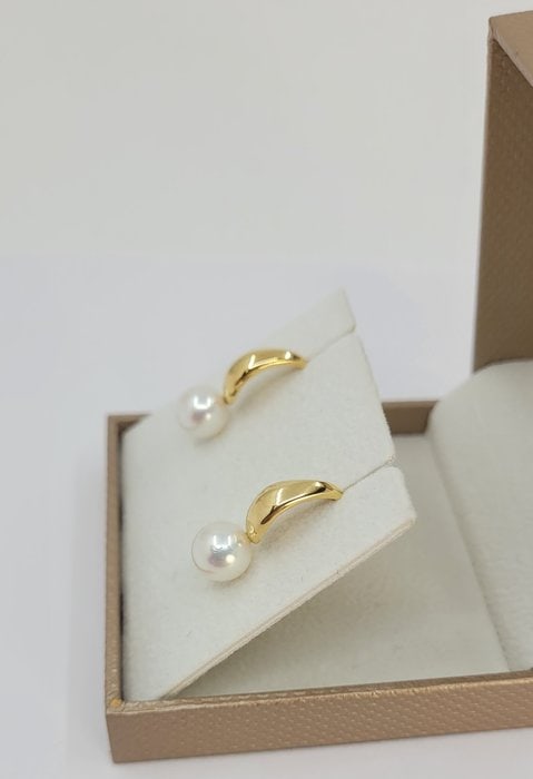 Earrings - 18 kt. Yellow gold - 7.5x8mm Akoya Pearls - 10