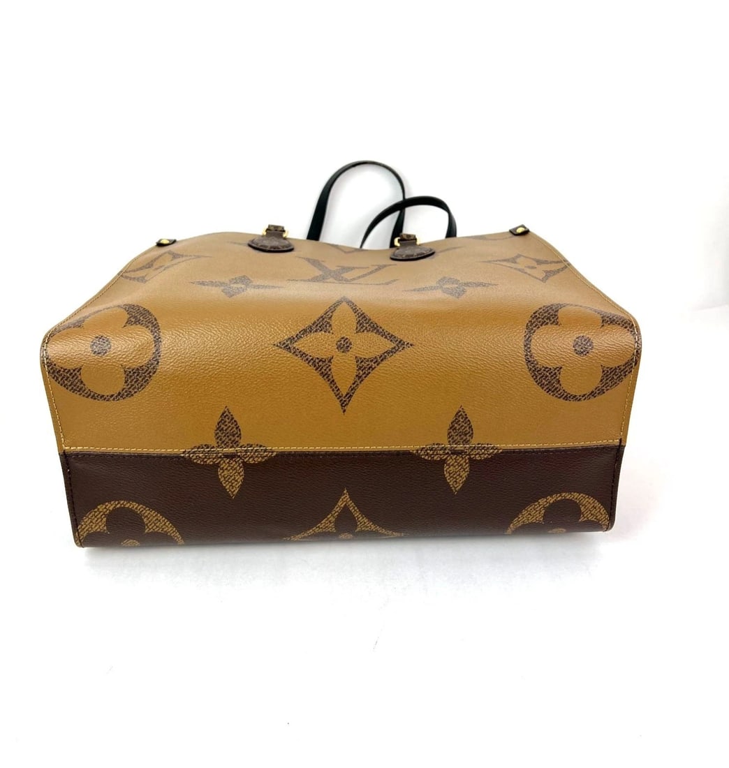 Louis Vuitton ONTHEGO MM Reverse Giant Monogram Tote - 3