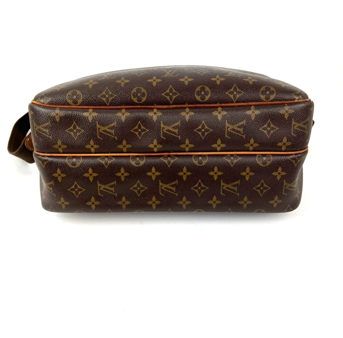 Louis Vuitton Reporter GM Monogram Crossbody Travel Bag - 3