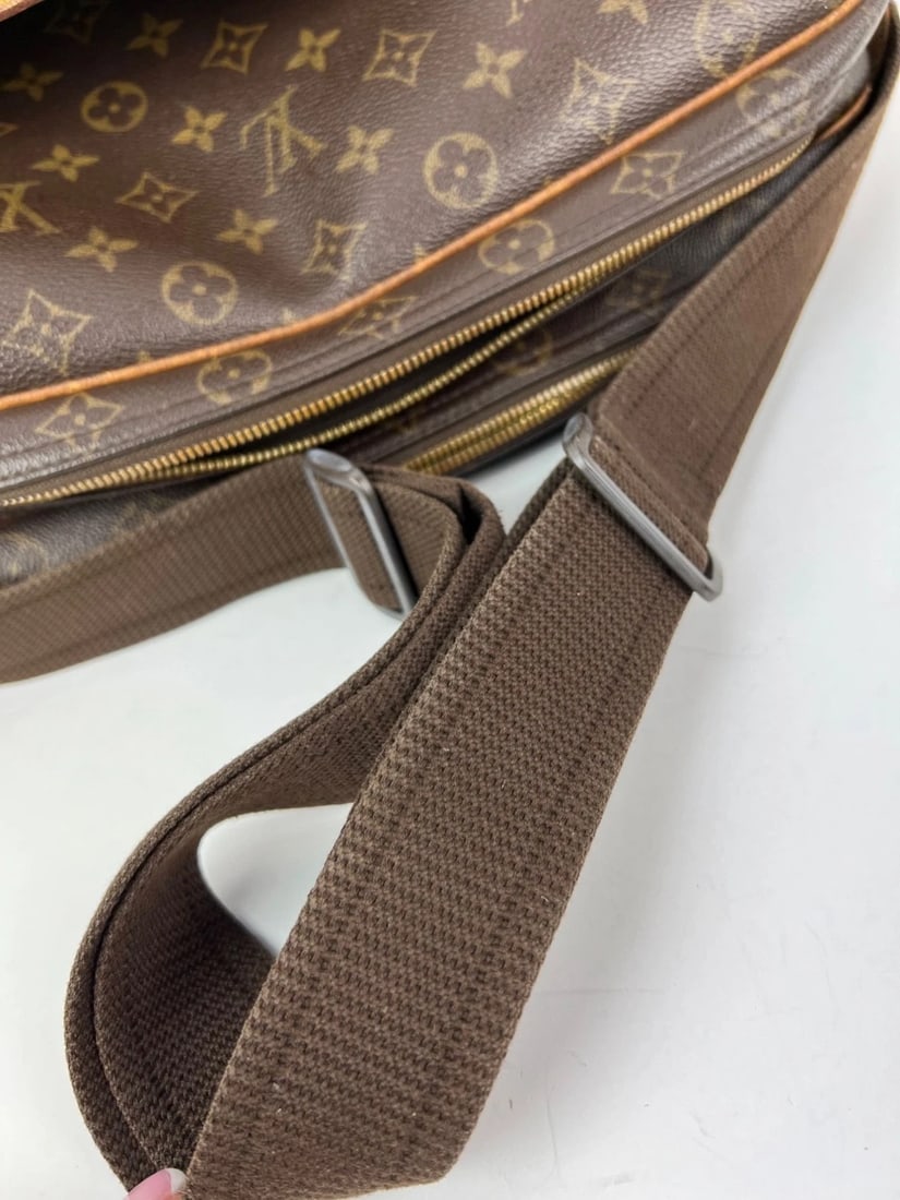 Louis Vuitton Reporter GM Monogram Crossbody Travel Bag - 6