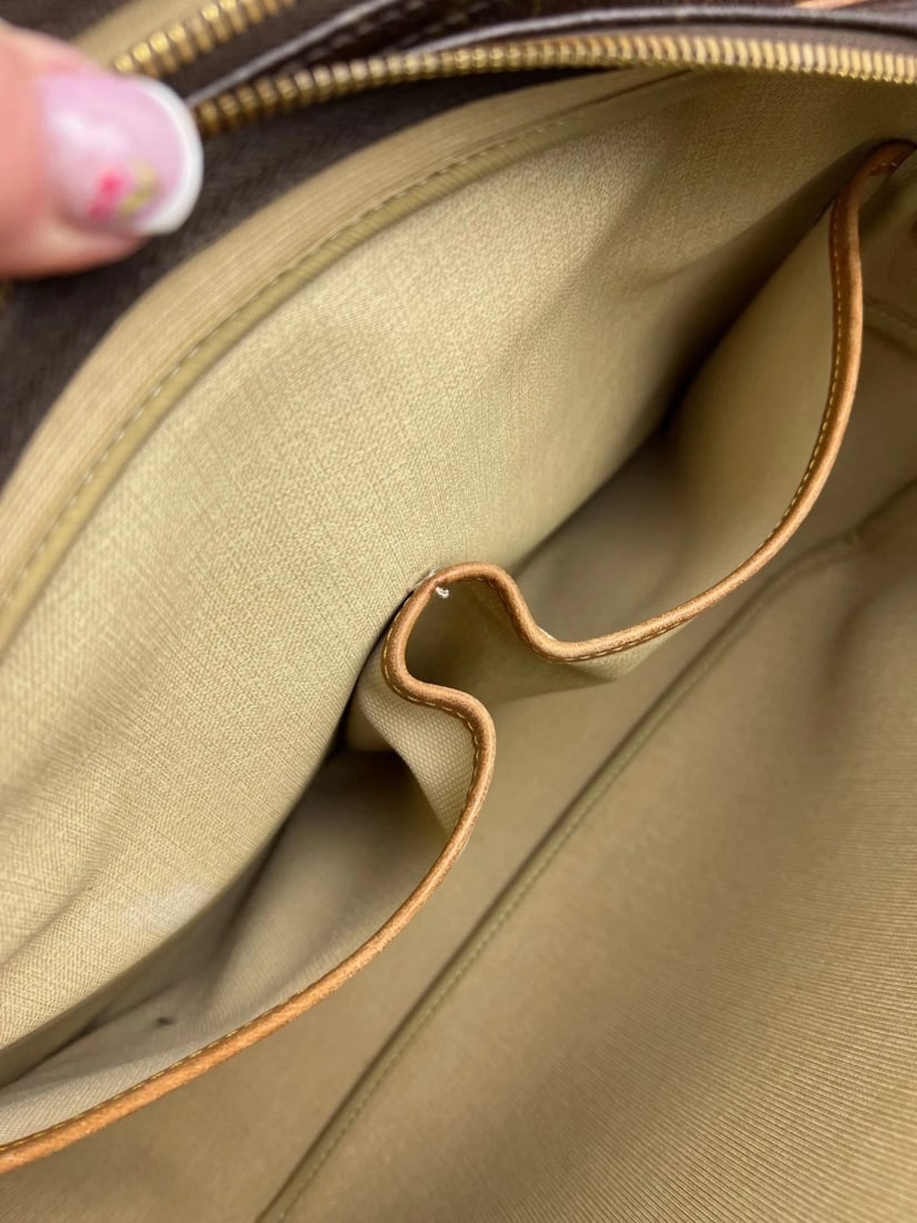 Louis Vuitton Reporter GM Monogram Crossbody Travel Bag - 8
