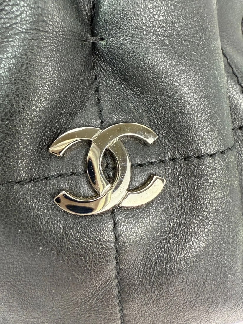 Chanel Vintage Small Lambskin Stitched Chocolate Bar Chain Black Bag - 12