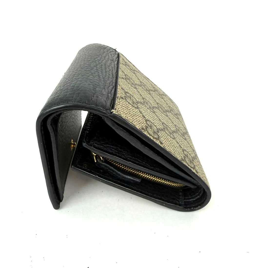 Gucci GG Supreme Compact Black Leather Wallet - 11