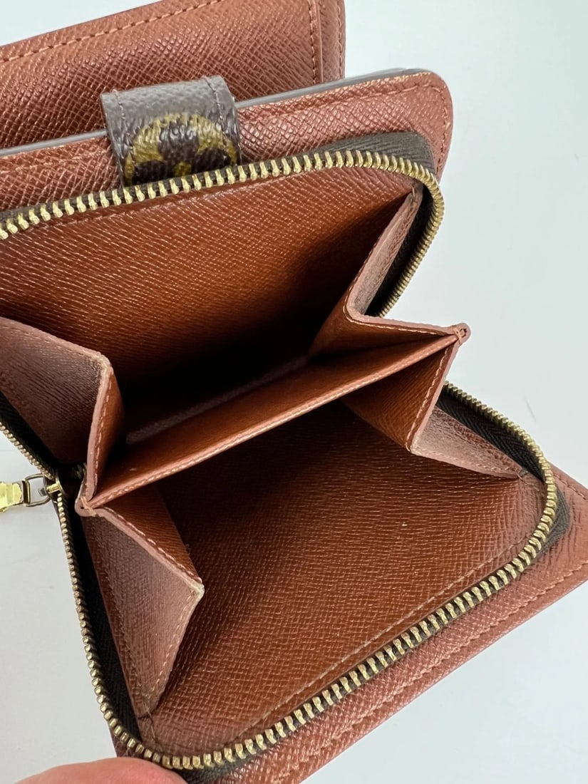 Louis Vuitton Monogram Compact Zip Bifold Vintage Wallet - 11
