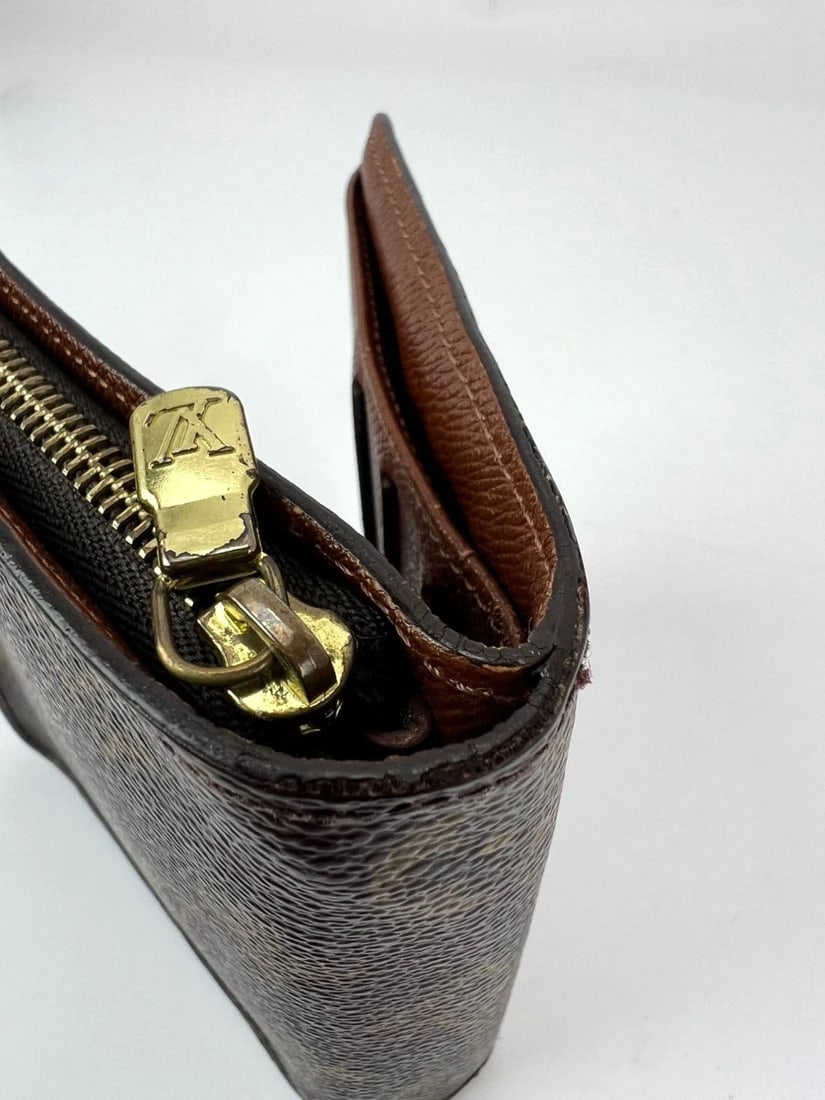 Louis Vuitton Monogram Compact Zip Bifold Vintage Wallet - 9