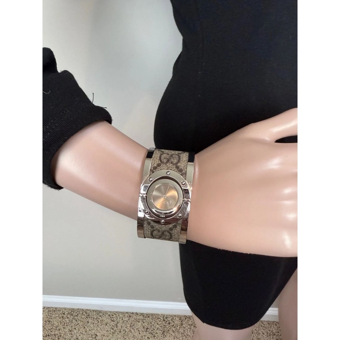 Gucci 112 Twirl GG Supreme Stainless Steel 33mm Quartz Watch - 16