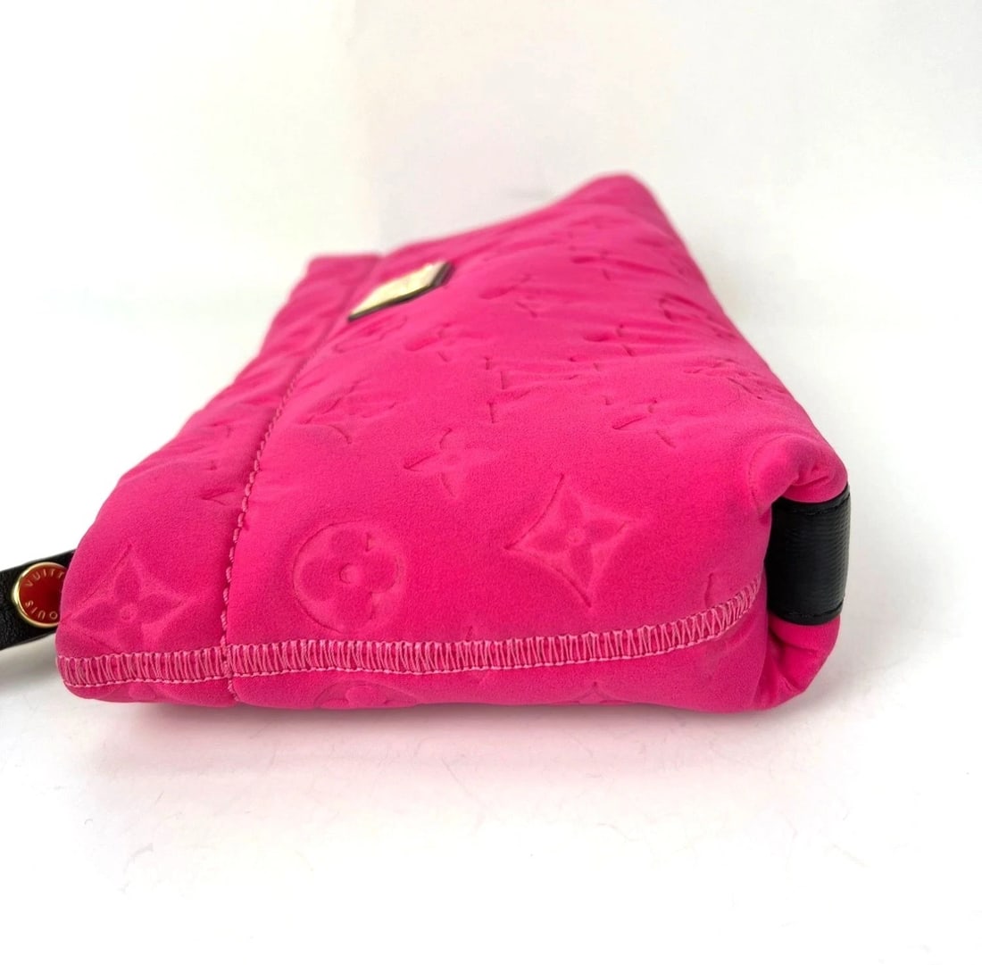 Louis Vuitton Scuba Fuchsia Pochette Wristlet or Clutch Bag LIMITED ED - 11