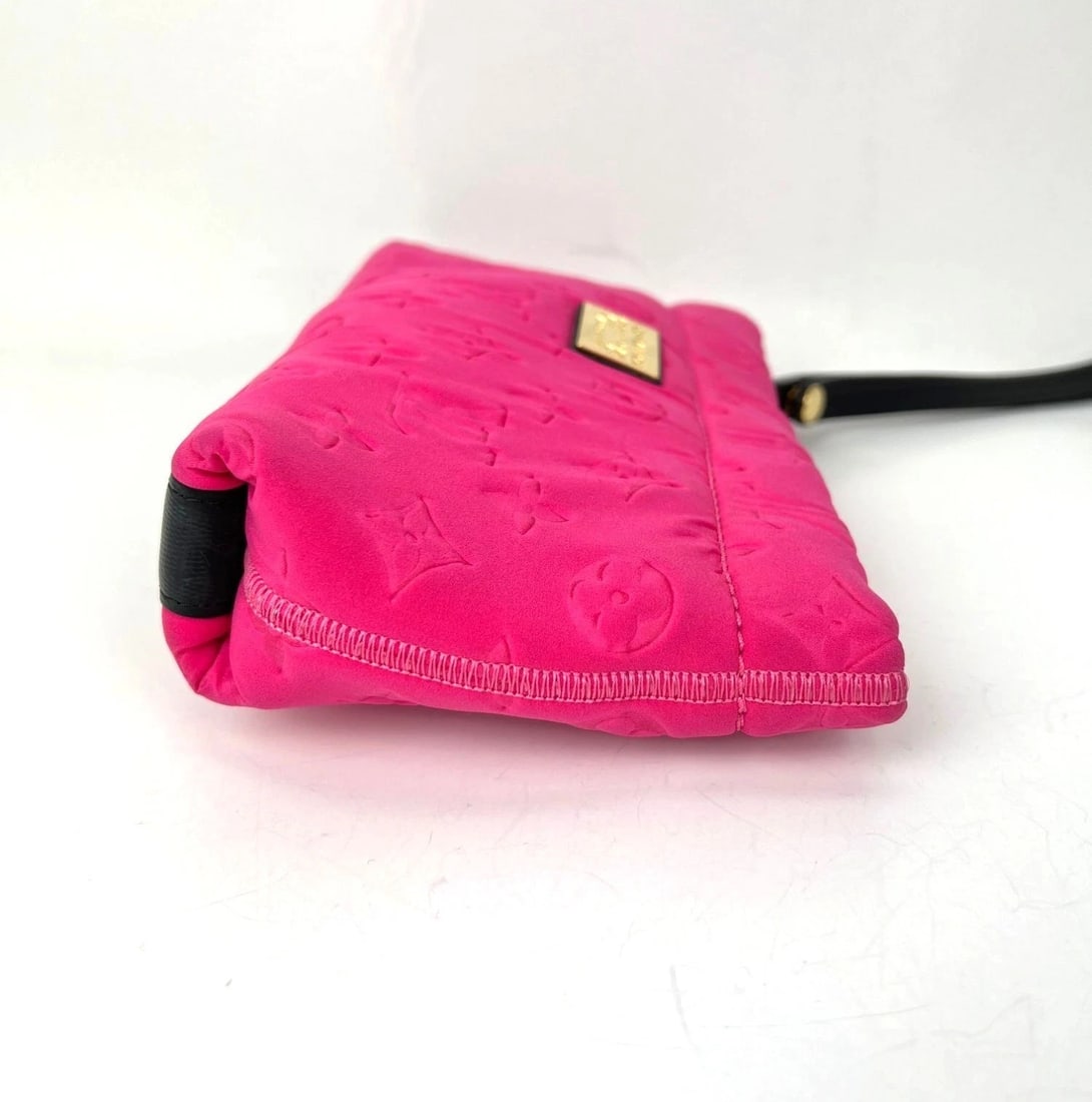 Louis Vuitton Scuba Fuchsia Pochette Wristlet or Clutch Bag LIMITED ED - 12
