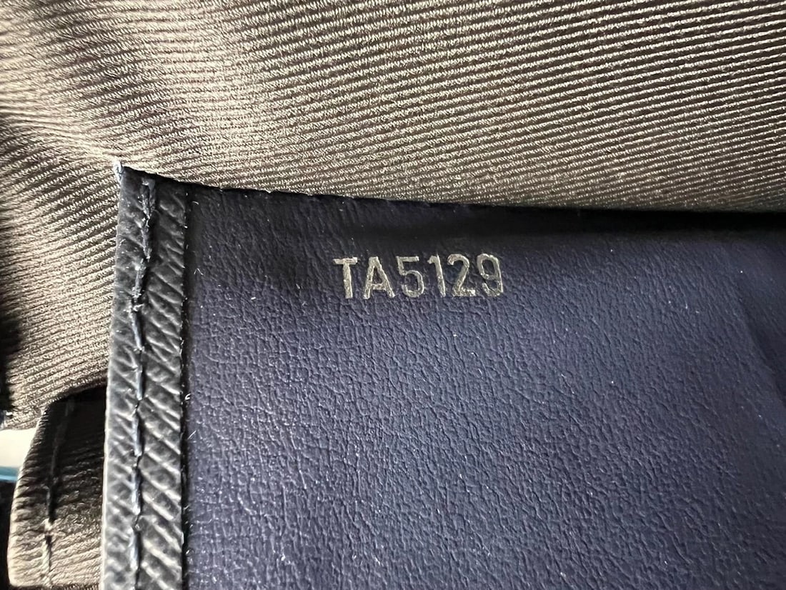 Louis Vuitton Pochette Voyage MM Taiga Dark Blue Leather Bag - 11