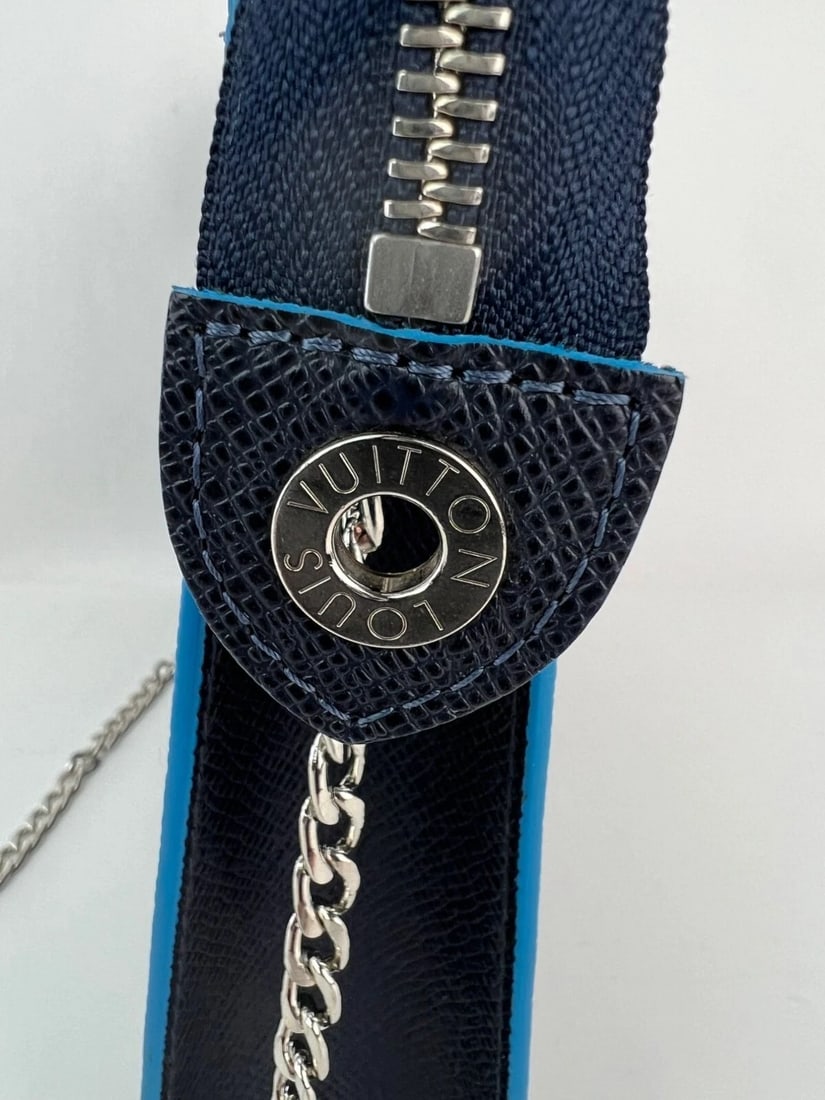 Louis Vuitton Pochette Voyage MM Taiga Dark Blue Leather Bag - 17