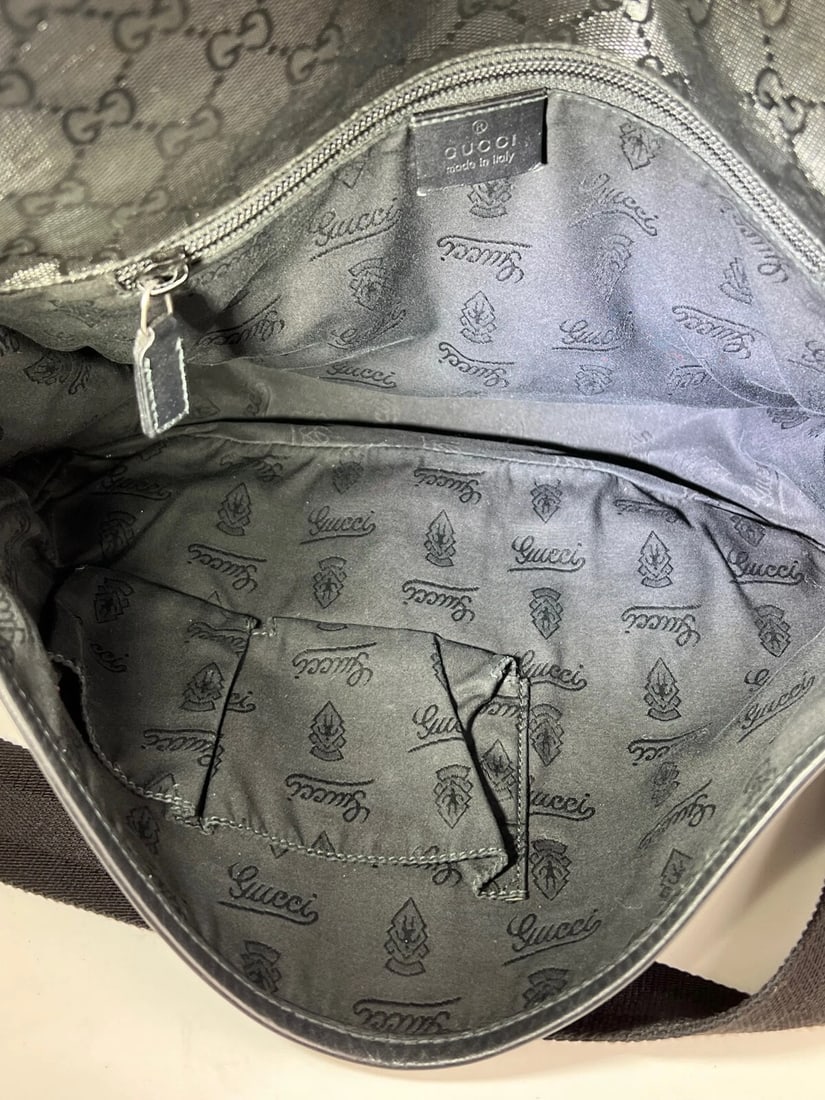 Gucci Men's Messenger GG Supreme Canvas Medium Black Buckle Flap Bag - 11