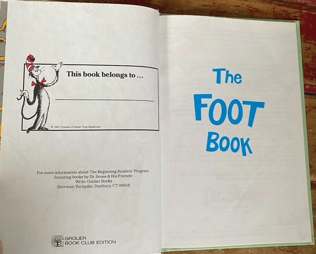 THE FOOT BOOK Dr. Seuss Grolier 1stEd Message Reprint 1993 HC No Writing RARE - 7