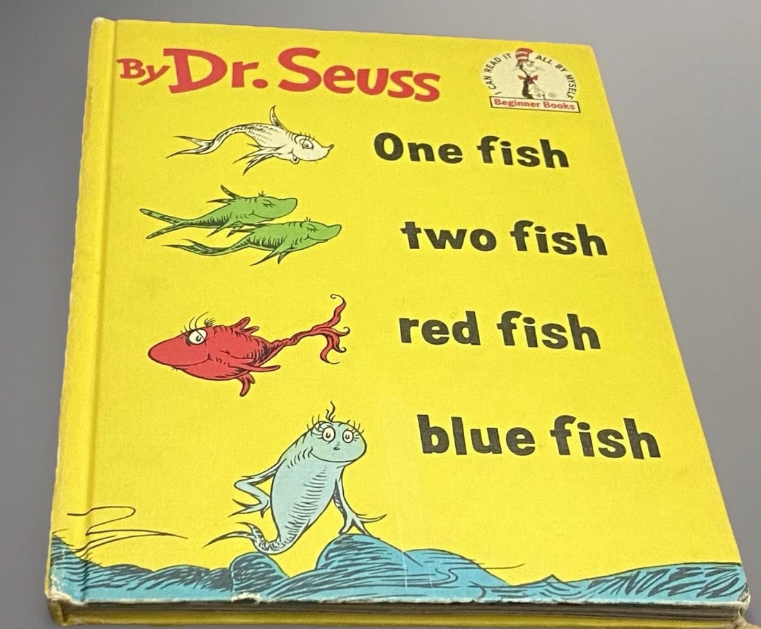 Dr Seuss One Fish Two Fish Red Fish Blue Fish 1960 HC Book Club Edition V Good - 4