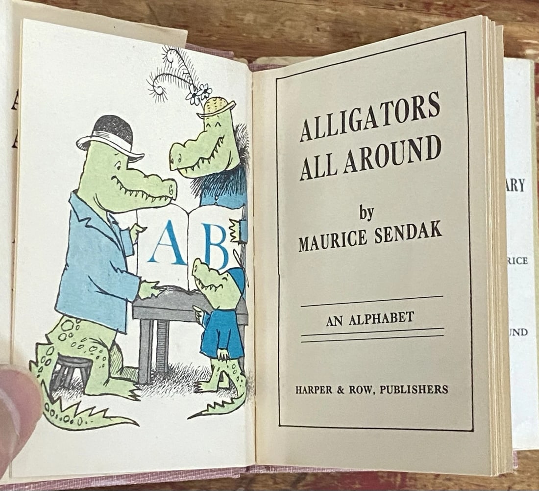 VTG 1st Ed. Nutshell Library Maurice Sendak 1962- 4 Mini Books in Slipcase w/DJ - 11