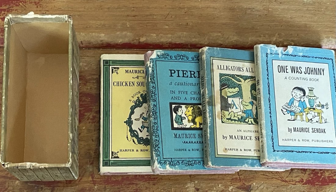VTG 1st Ed. Nutshell Library Maurice Sendak 1962- 4 Mini Books in Slipcase w/DJ - 5