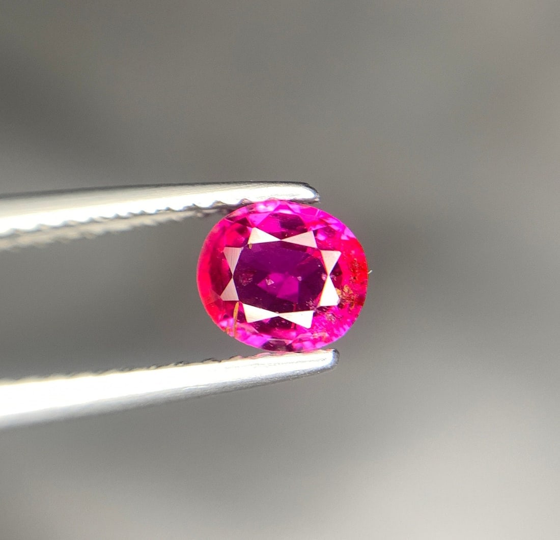 Pinkish Red Ruby Gemstone: 0.75 ct Oval Mozambique Ruby - 2