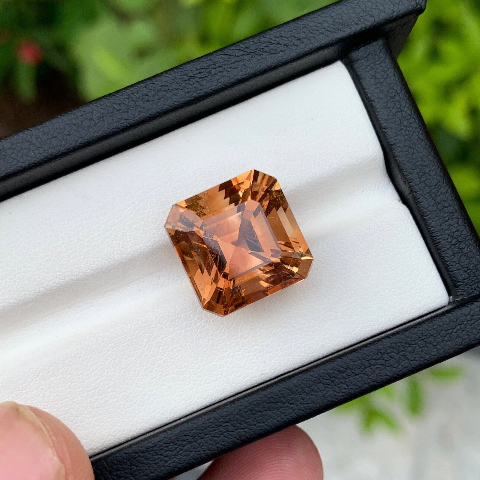 Champagne Brown Topaz Gemstone: 21 Carat Asscher Cut, November Birthstone: Title: Champagne Brown Topaz Gemstone: 21 Carat Asscher Cut, November Birthstone Description: Gemstone: Topaz Carat weight: 21 • Weight : 21 carat • Dimension : 14.5*14.5*11.7 mm • C