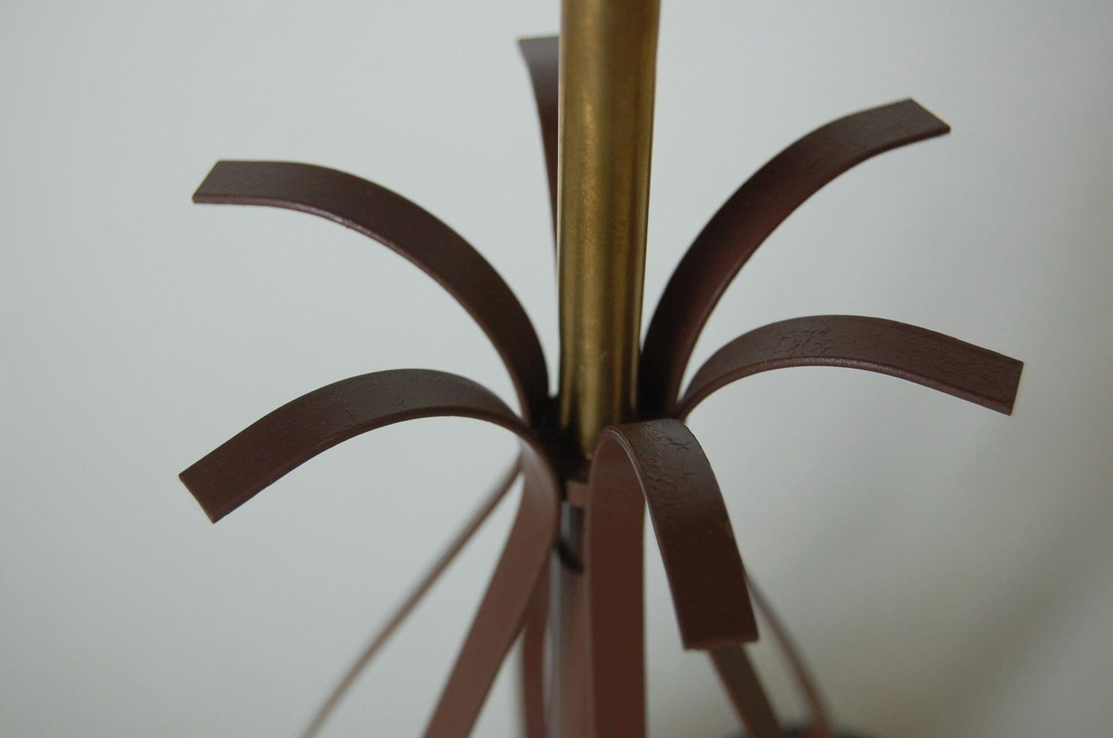 Midcentury Scalloped Steel and Brass Table Lamp - 4