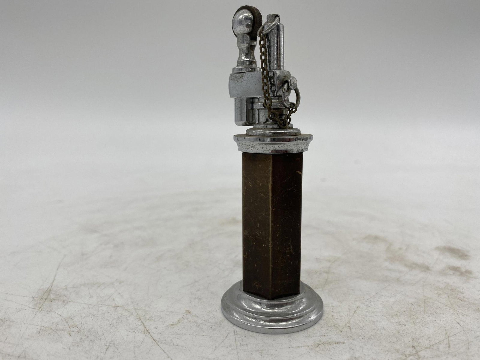 Green and Silver "Column" Petrol Table Chain Lighter by Daltis - 4