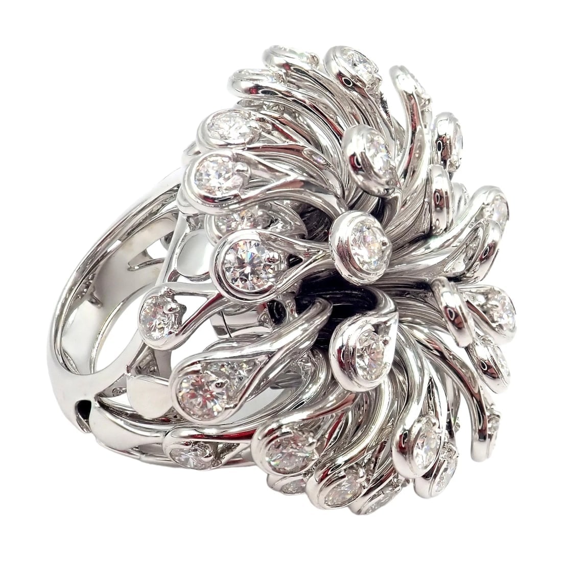 Authentic! Christian Dior 18k White Gold 6.5ct Diamond Large Flower Ring: Authentic! Christian Dior 18k White Gold 6.5ct Diamond Large Flower Ring About This Piece: This exquisite piece is a Christian Dior large flower ring, masterfully crafted from 18k white gold. It featu