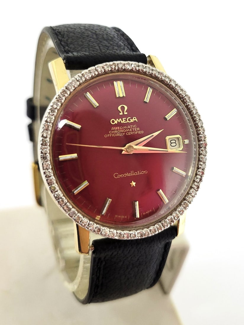 Vintage 18k OMEGA CONSTELLATION Automatic Watch Cal 561 with Diamonds* EXLNT: Vintage 18k OMEGA CONSTELLATION CHRONOMETER Automatic Watch Cal 561 with Diamonds* EXLNT This Men's Omega watch is Swiss-made Great present for yourself or someone you love! Great present for vintage 