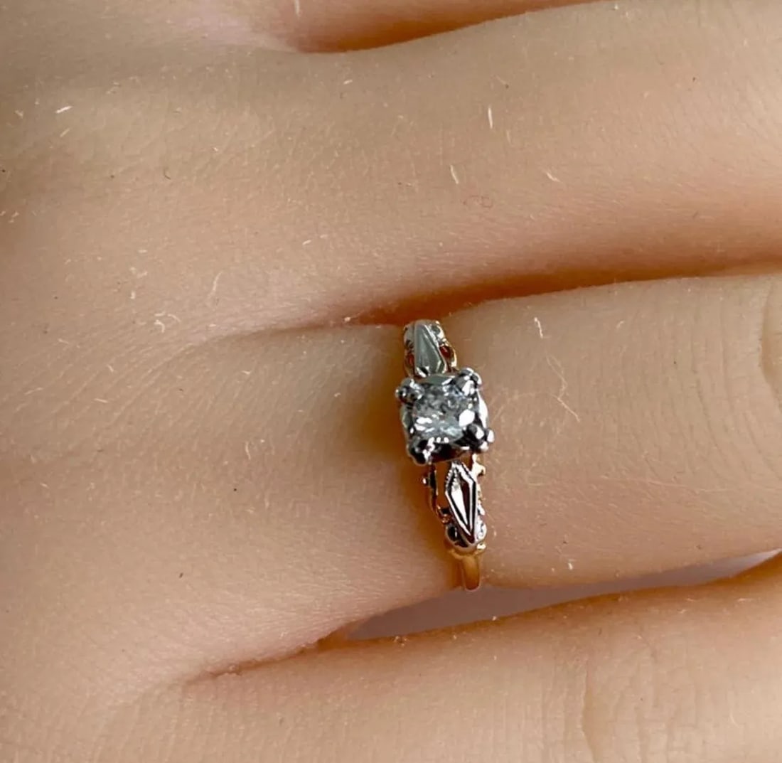 Antique Art Deco Diamond 0.15 Carat 14 Karat White and Rose Gold Filigree Ring Size 6 - 5