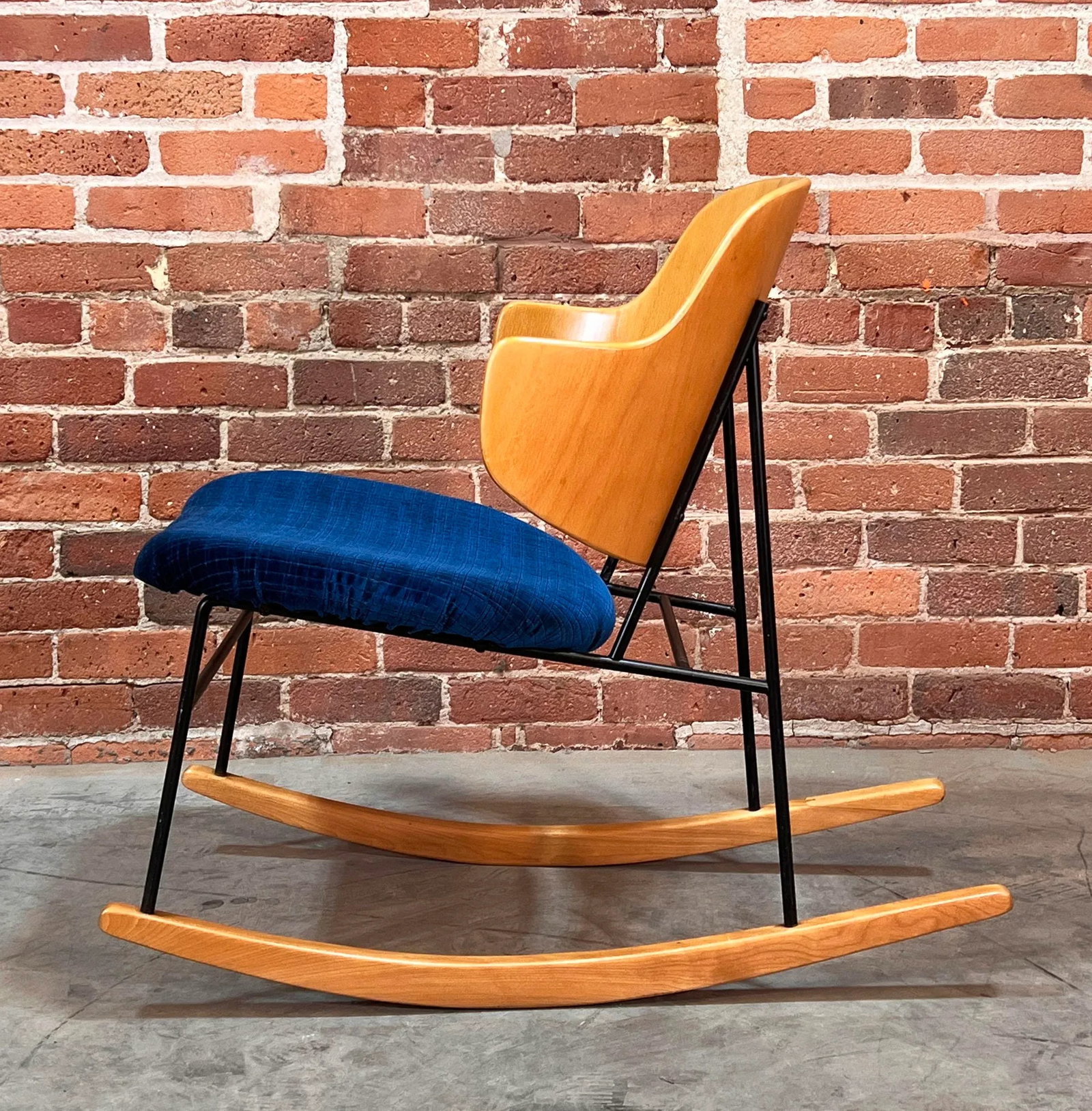 C.1950's Mid Century Modern Ib Kofod-Larsen Penguin Rocker Rocking Chair - 2