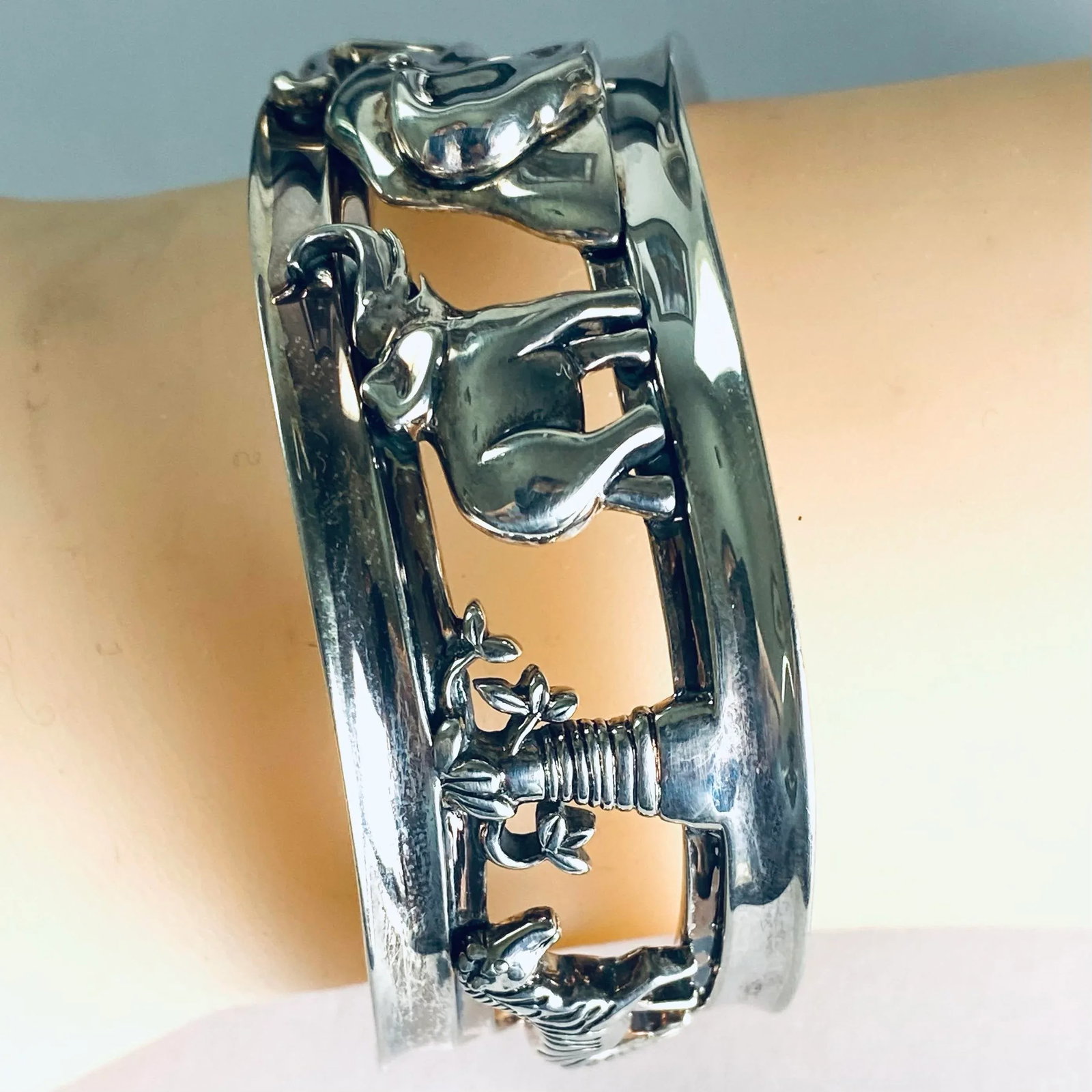 Vintage Kieselstein Cord Sterling Silver Elephant Cuff Bracelet - 5