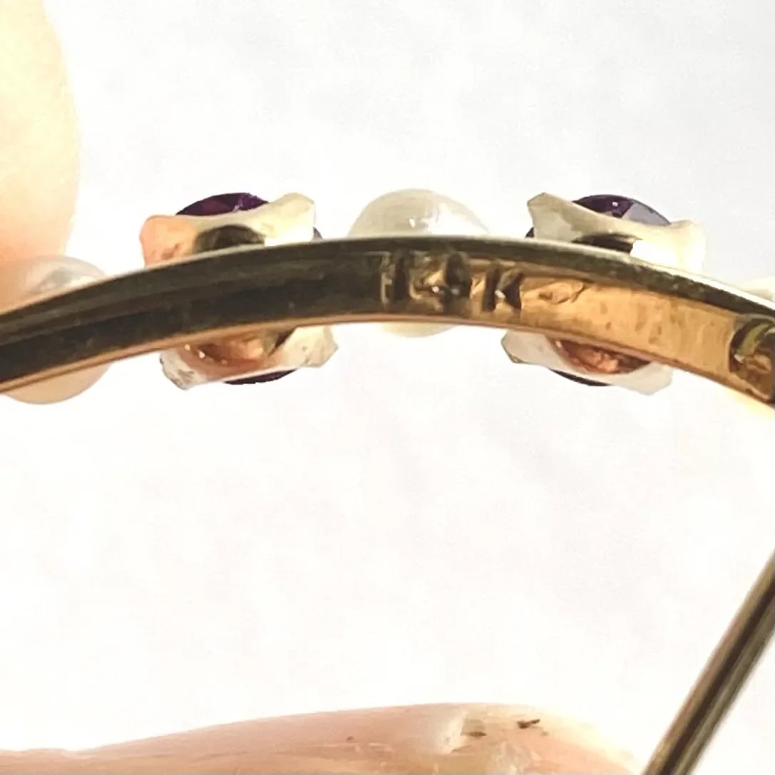 1970s 14k Yellow Gold Heart Shaped Pin With Semi Baroque Pearls and Amethysts - 6