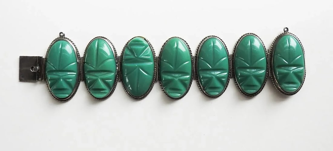 Mid 20th Century Carved Green Onyx and Sterling Silver Mexico Artisan Bracelet - 4