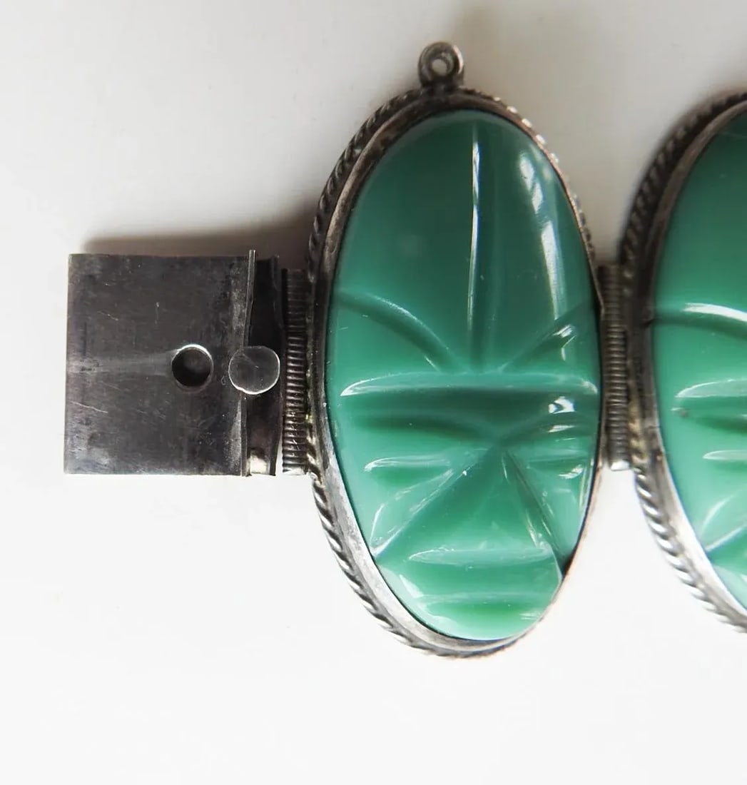 Mid 20th Century Carved Green Onyx and Sterling Silver Mexico Artisan Bracelet - 6