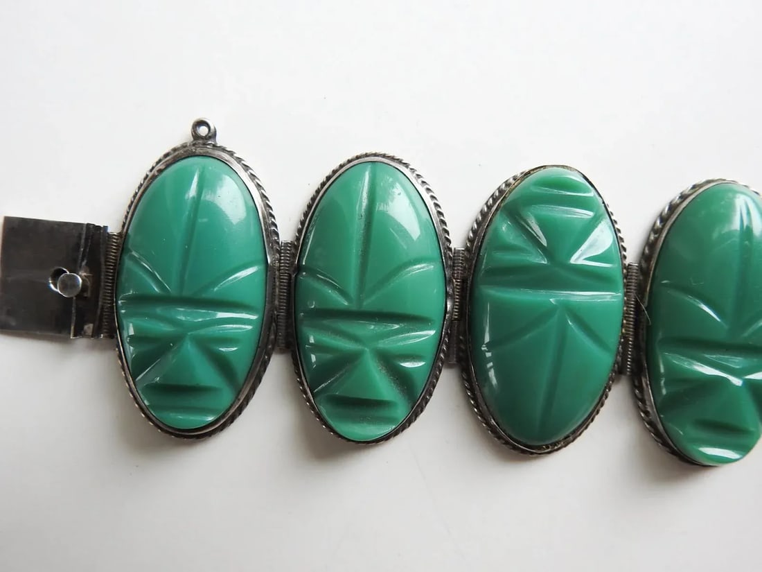 Mid 20th Century Carved Green Onyx and Sterling Silver Mexico Artisan Bracelet - 7