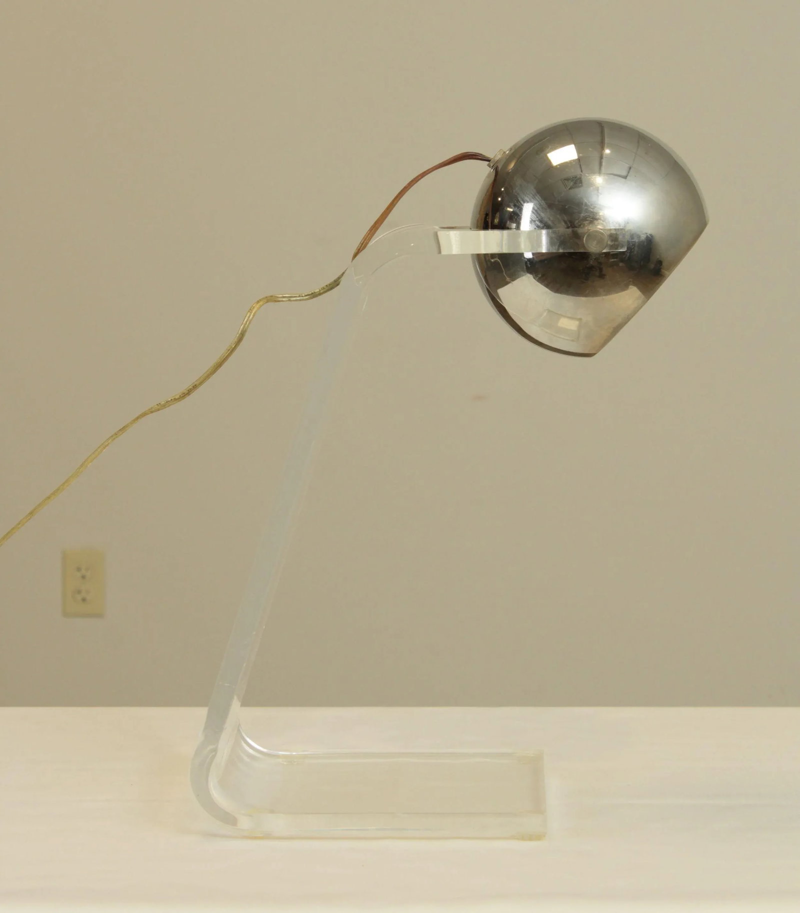 Primo' Lucite & Chrome Atomic Eyeball Desk Lamp Manner of Sonneman - 6
