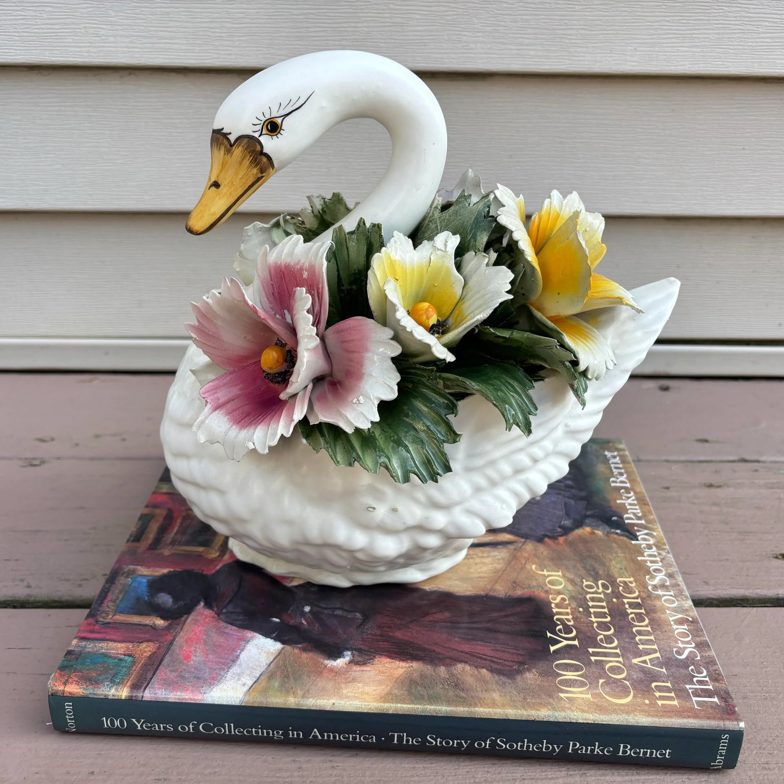 Vintage Capodimonte Floral Swan Centerpiece With Neopolitan N and 5-Point Crown - 10