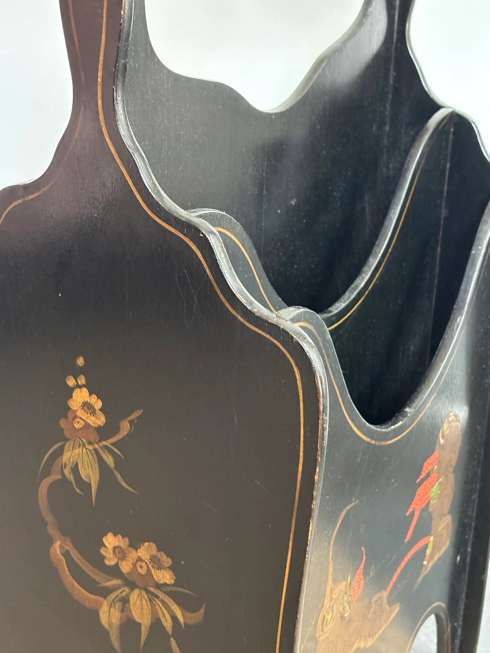 Vintage 1990s Hand-Painted Chinoiserie Magazine Rack - 4