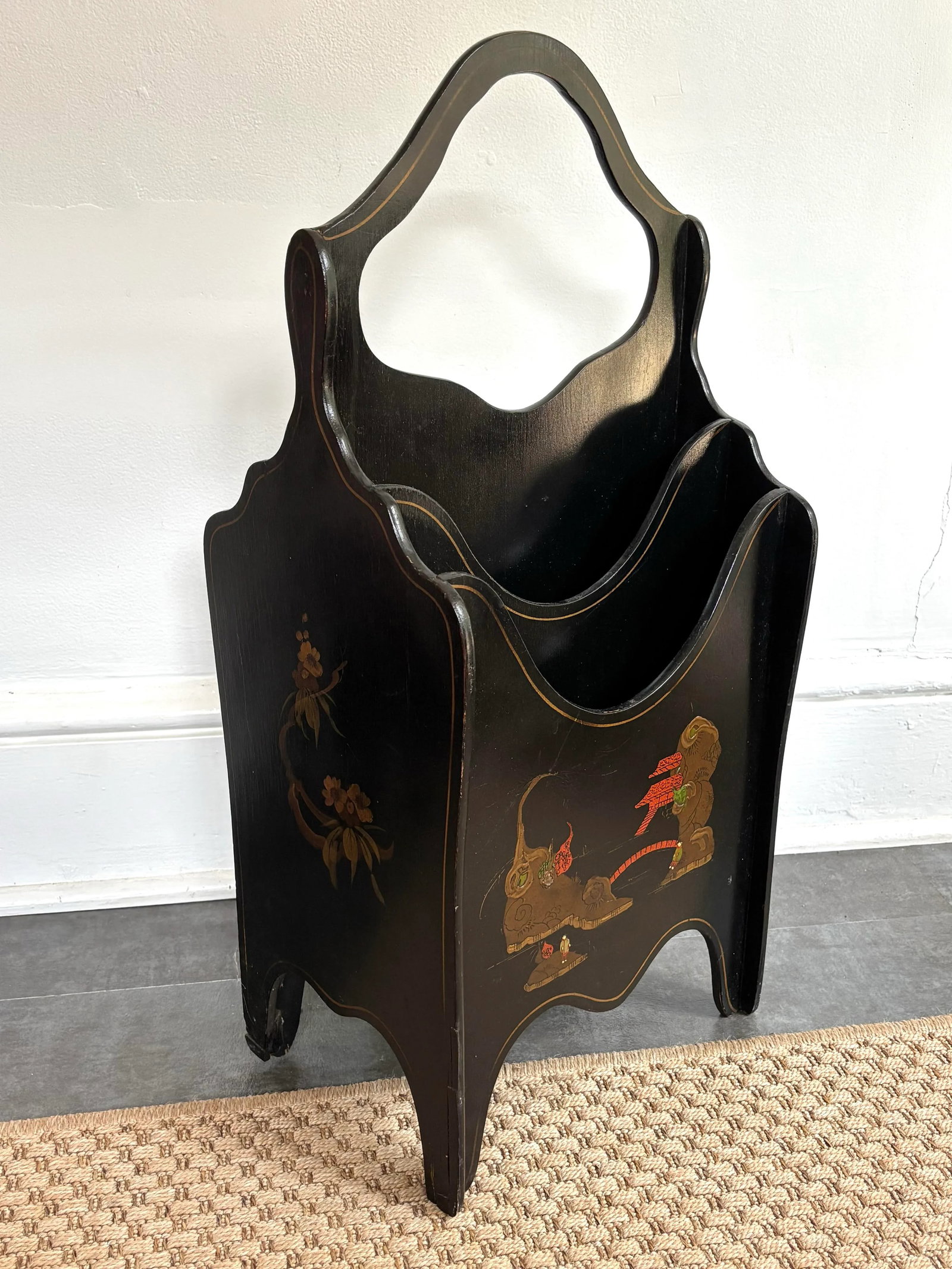 Vintage 1990s Hand-Painted Chinoiserie Magazine Rack - 5