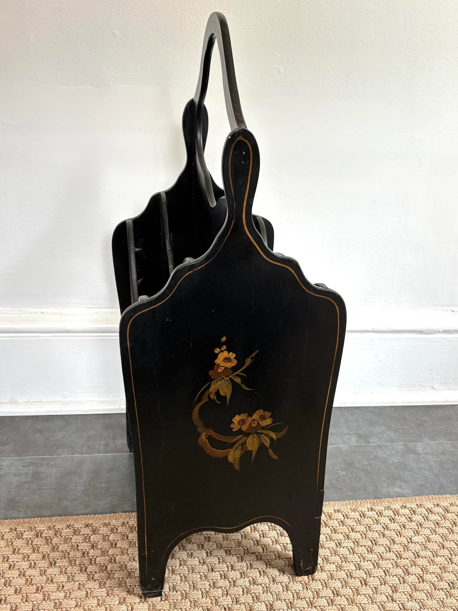 Vintage 1990s Hand-Painted Chinoiserie Magazine Rack - 7