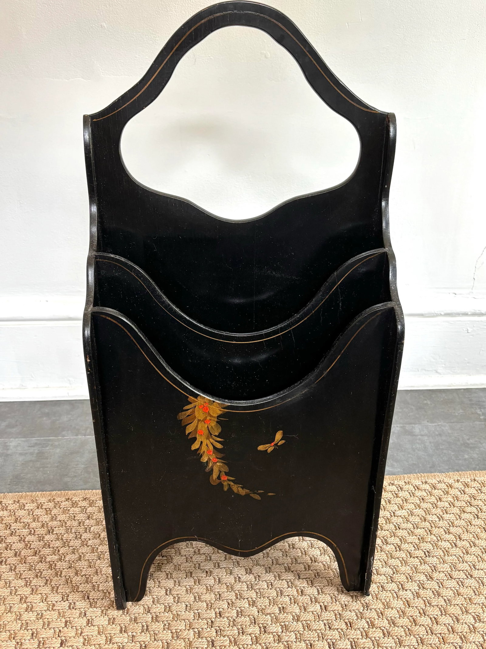 Vintage 1990s Hand-Painted Chinoiserie Magazine Rack - 9
