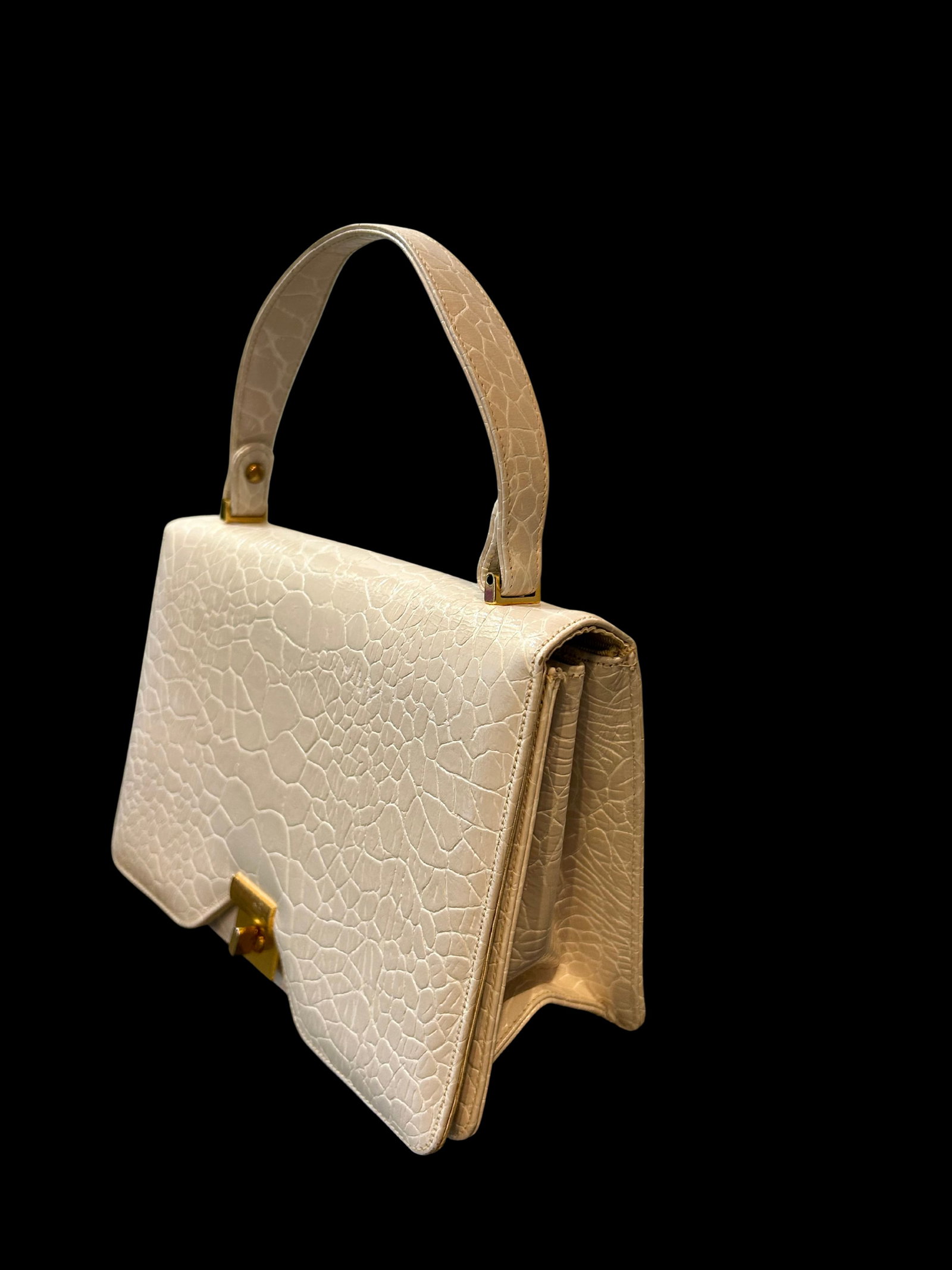 Magda Makkay Vintage White/Ivory Croc-Embossed Leather Handbag – Gold-Tone Clasp, Original - 3