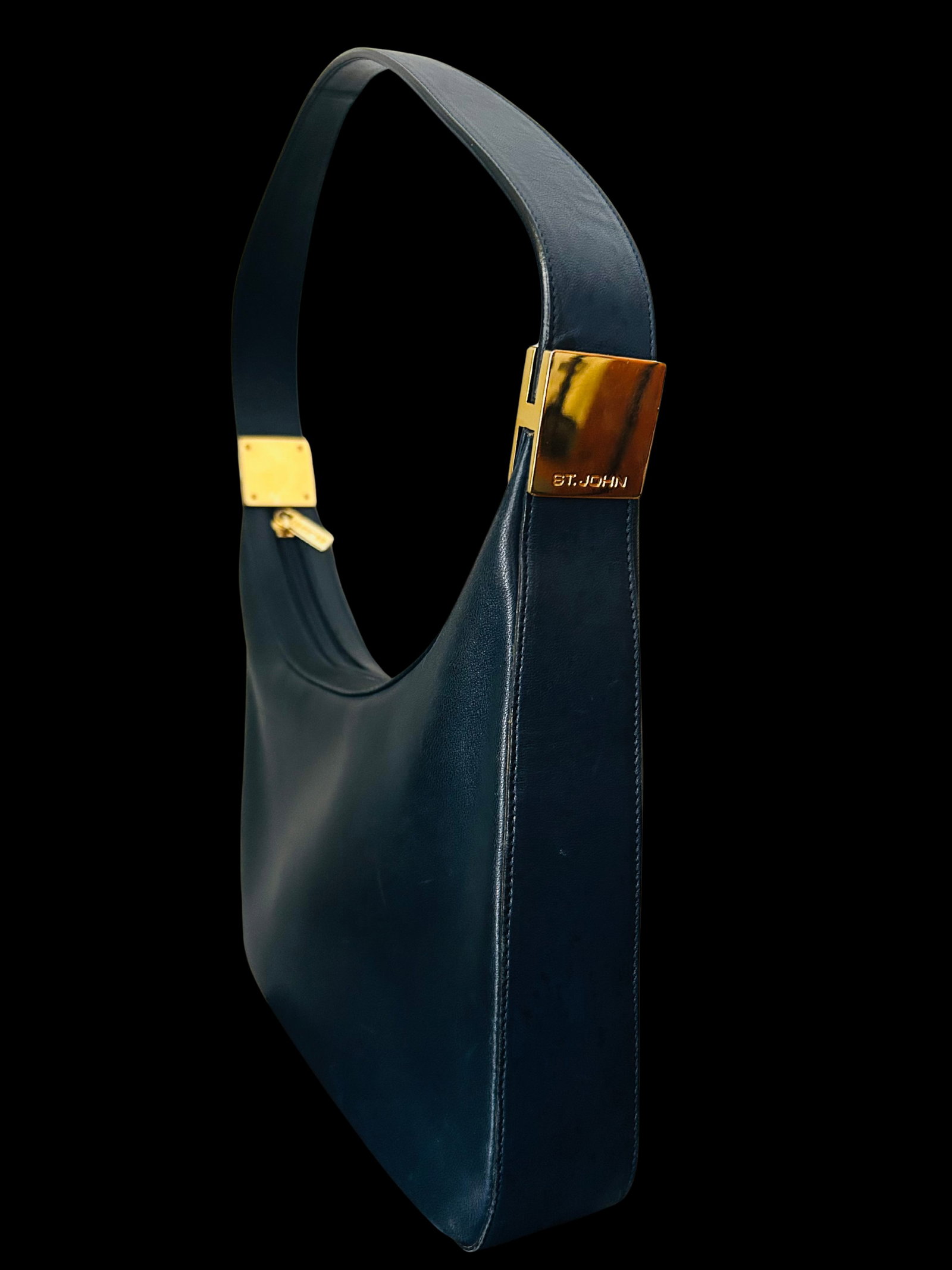 Late 20th Century St. John Dark Navy Leather Shoulder Bag – Genuine Leather, Gold-Tone - 5