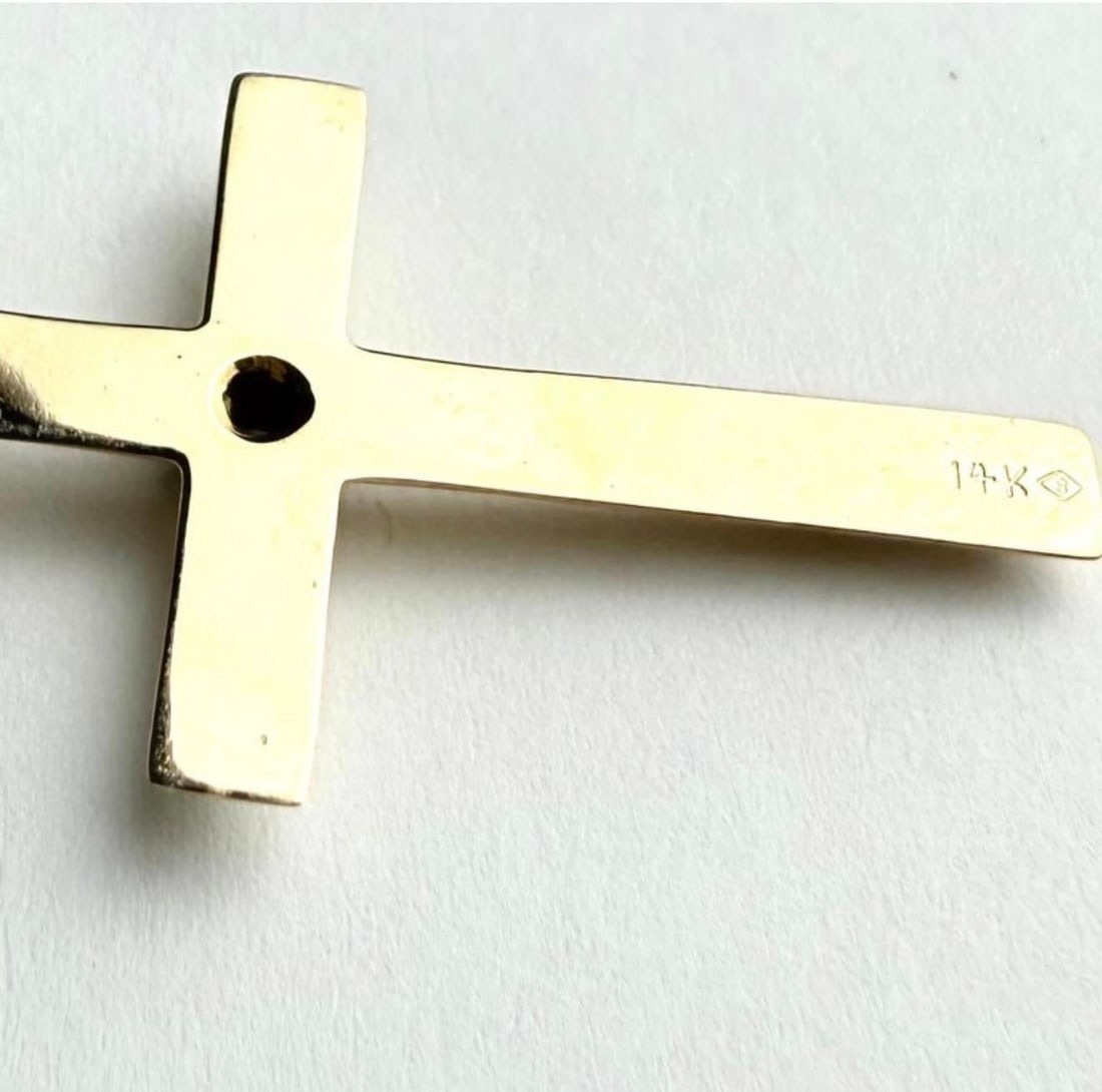 14k Yellow Gold Cross Pendant With Diamond and Chain - 10